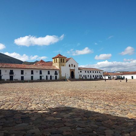 Hospederia La Roca Plaza Principal Bed & Breakfast Boyacá Екстериор снимка