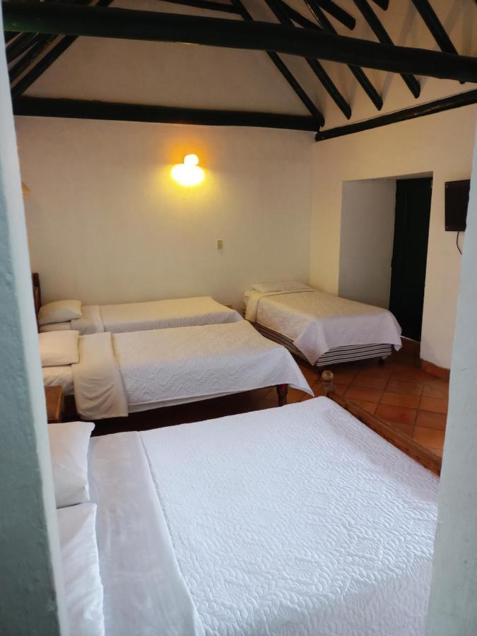 Hospederia La Roca Plaza Principal Bed & Breakfast Boyacá Екстериор снимка