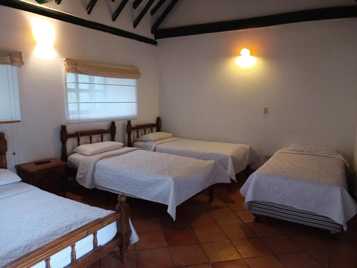 Hospederia La Roca Plaza Principal Bed & Breakfast Boyacá Екстериор снимка