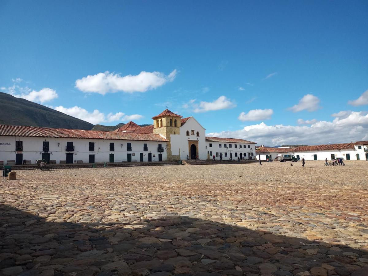 Hospederia La Roca Plaza Principal Bed & Breakfast Boyacá Екстериор снимка