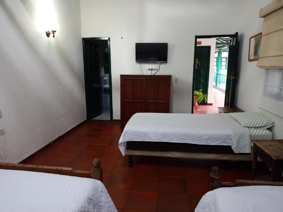 Hospederia La Roca Plaza Principal Bed & Breakfast Boyacá Екстериор снимка