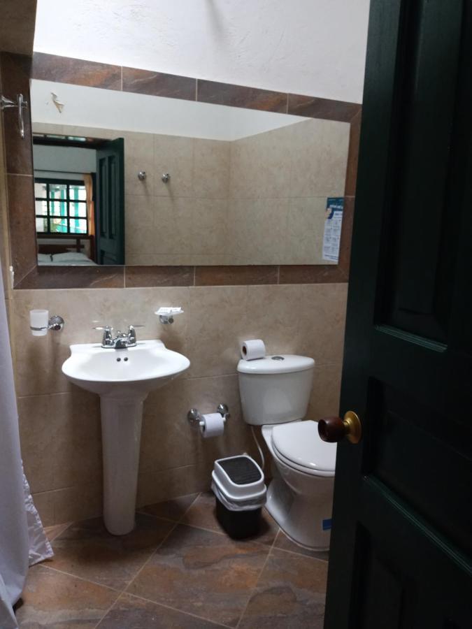 Hospederia La Roca Plaza Principal Bed & Breakfast Boyacá Екстериор снимка