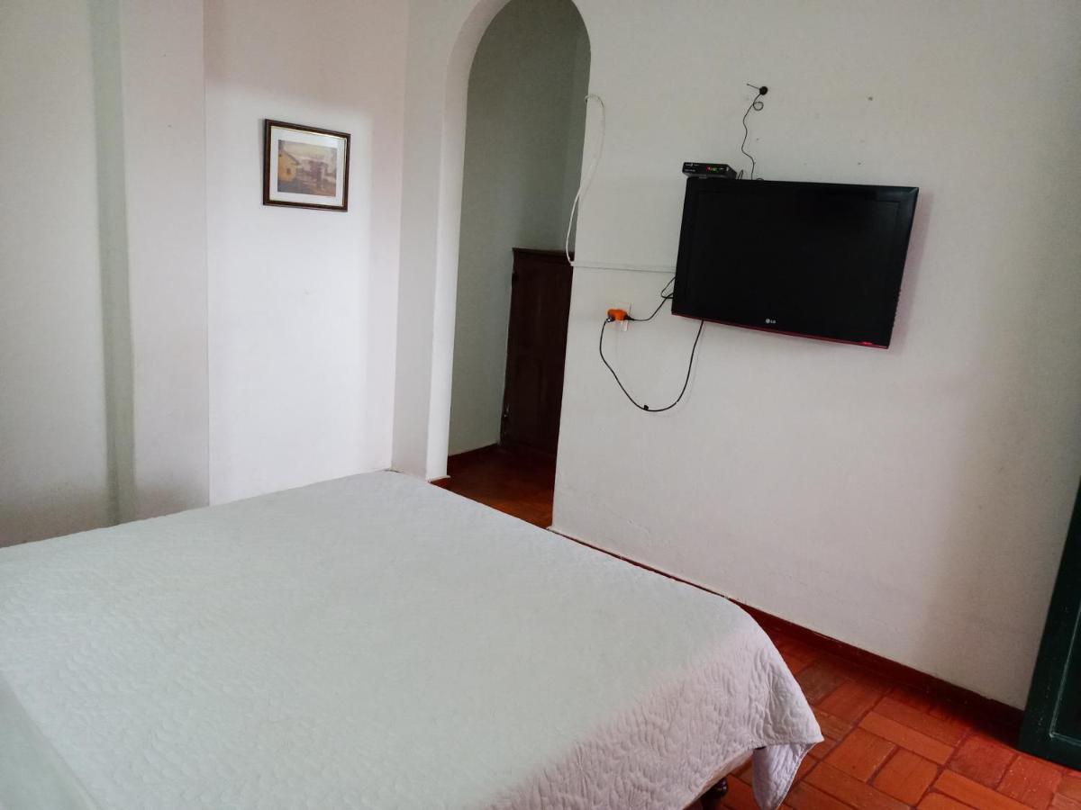 Hospederia La Roca Plaza Principal Bed & Breakfast Boyacá Екстериор снимка