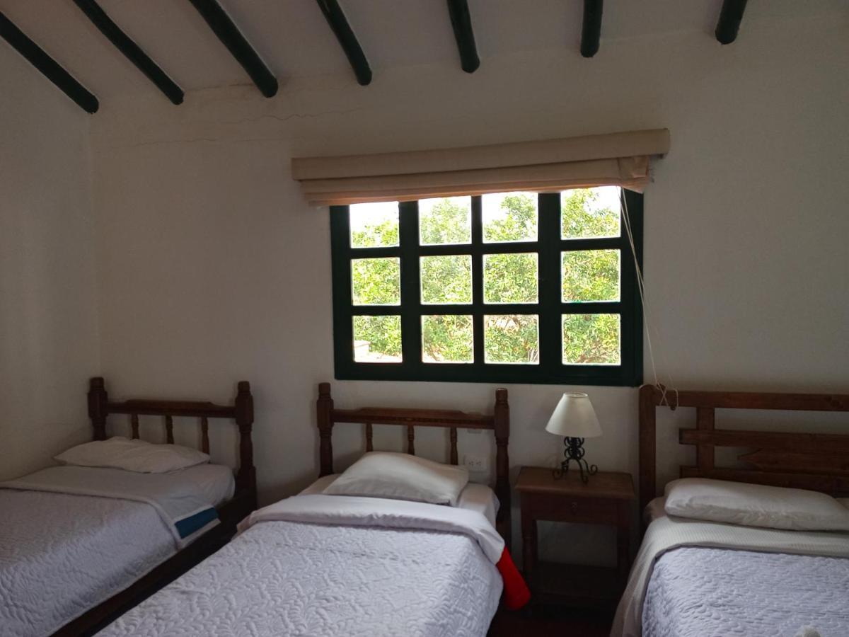 Hospederia La Roca Plaza Principal Bed & Breakfast Boyacá Екстериор снимка