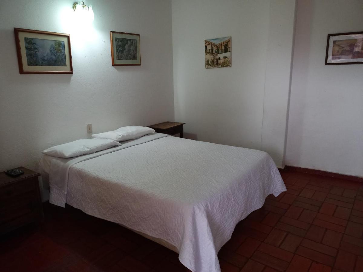 Hospederia La Roca Plaza Principal Bed & Breakfast Boyacá Екстериор снимка
