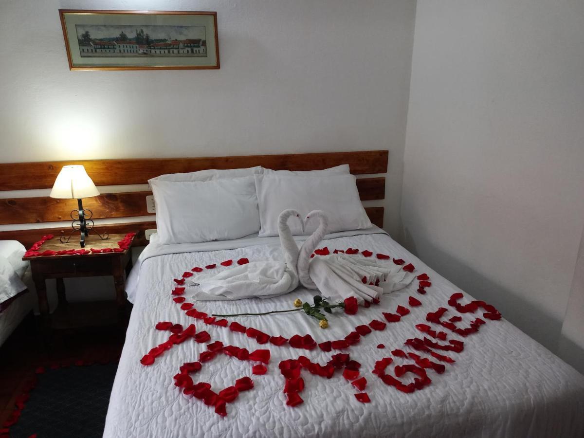 Hospederia La Roca Plaza Principal Bed & Breakfast Boyacá Екстериор снимка
